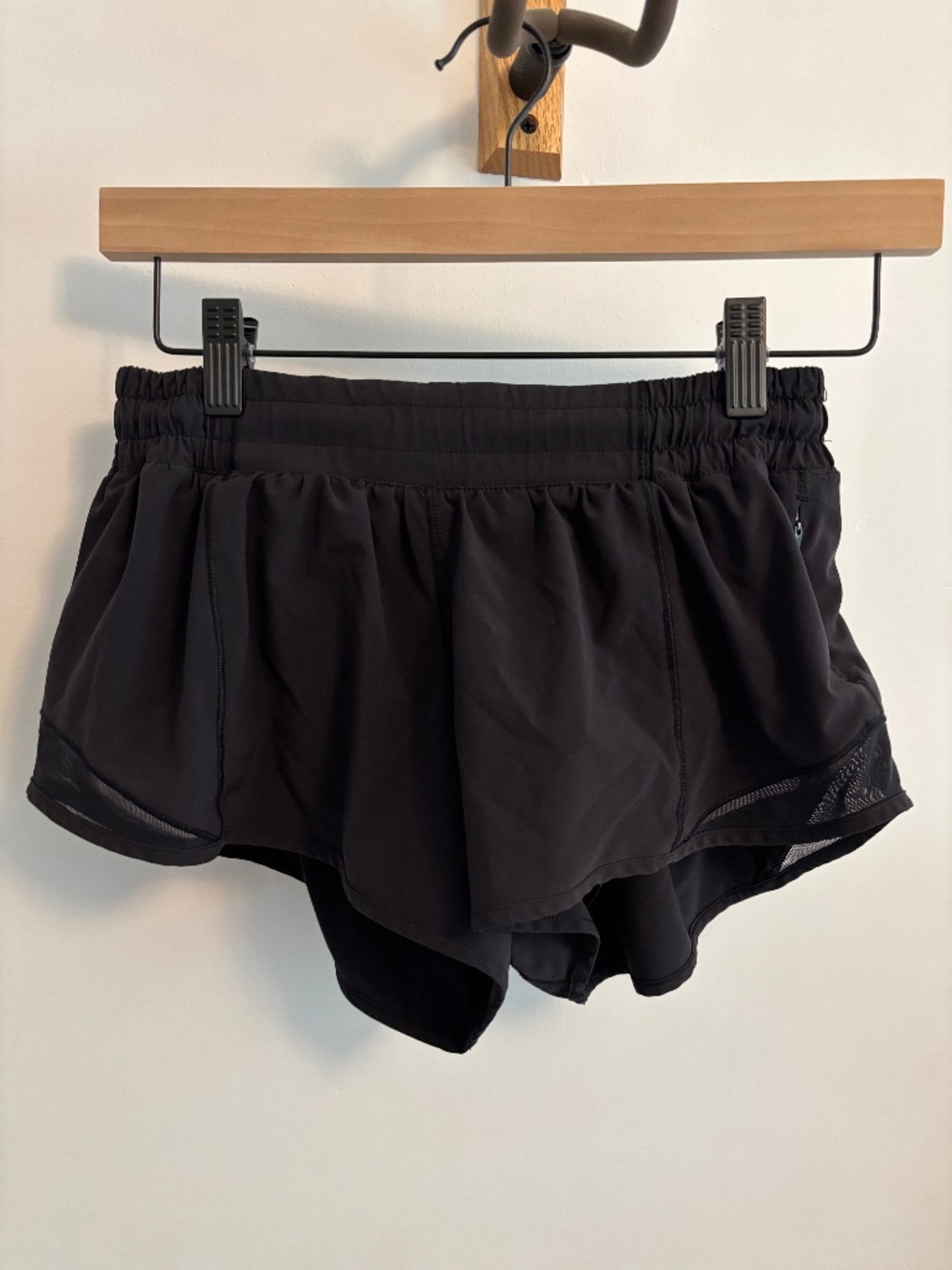 Lululemon Hotty Hot 2.5 shorts